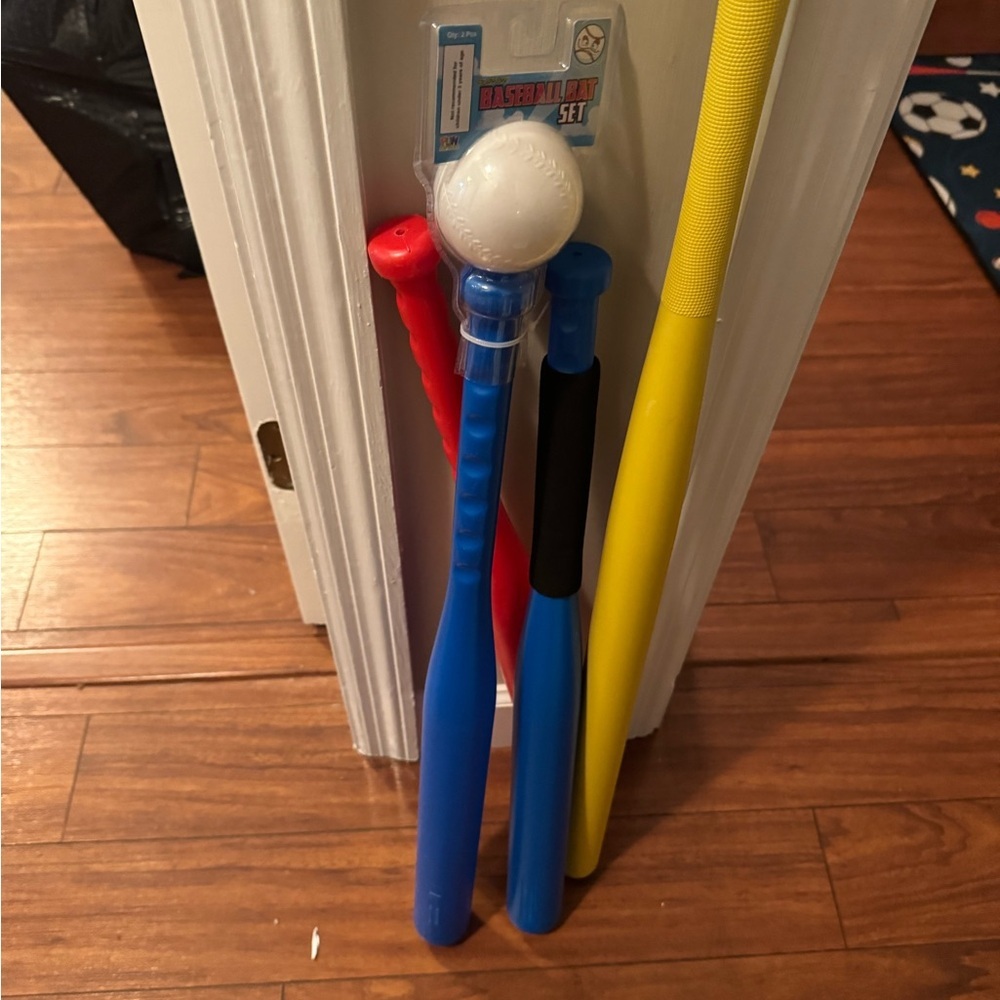 Kids Plastic Baseball Bat & Ball Set – 11-Piece Backyard Sports Kit. - Picture 9 of 11